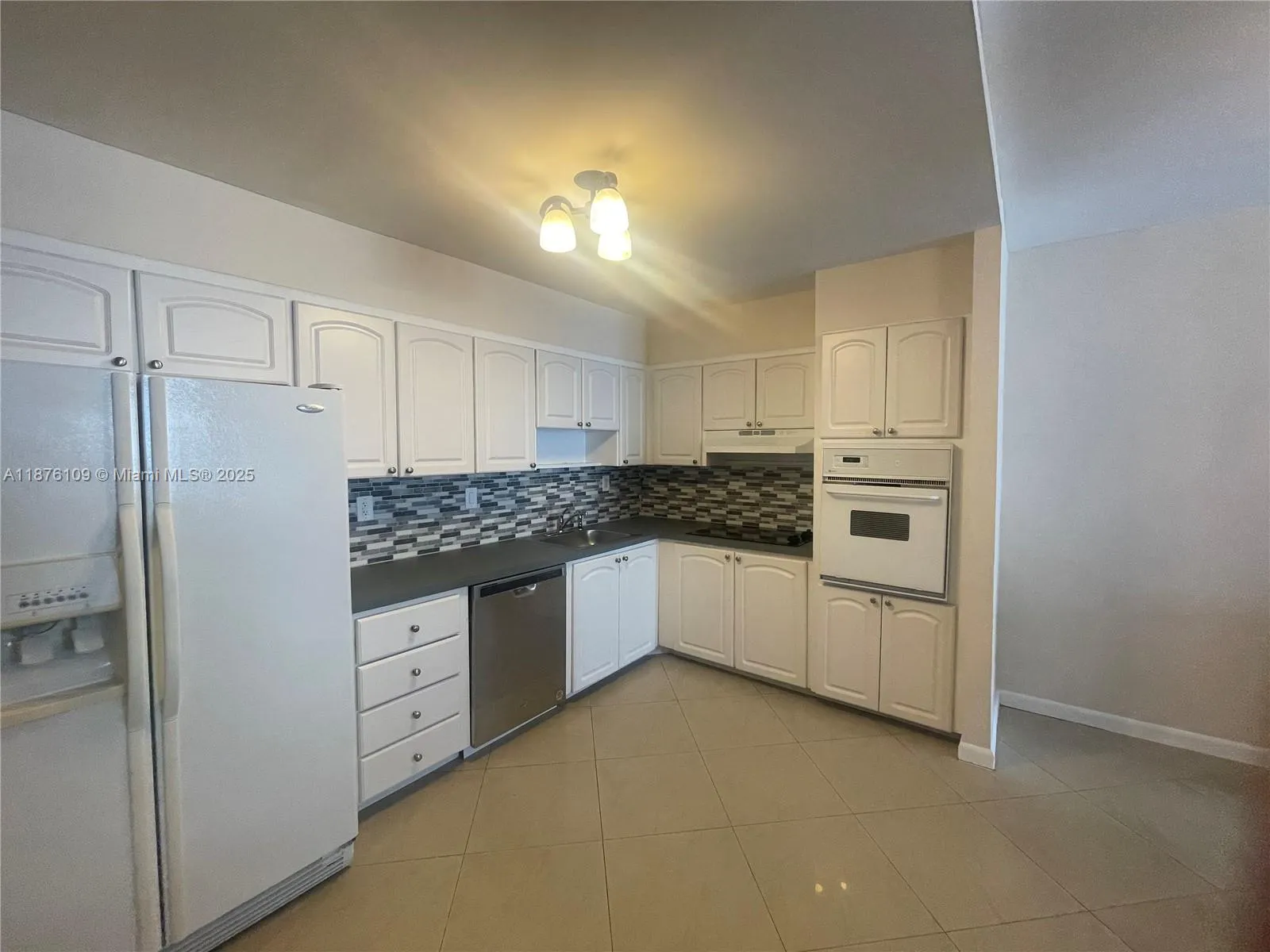 19380 Collins Ave, #1014