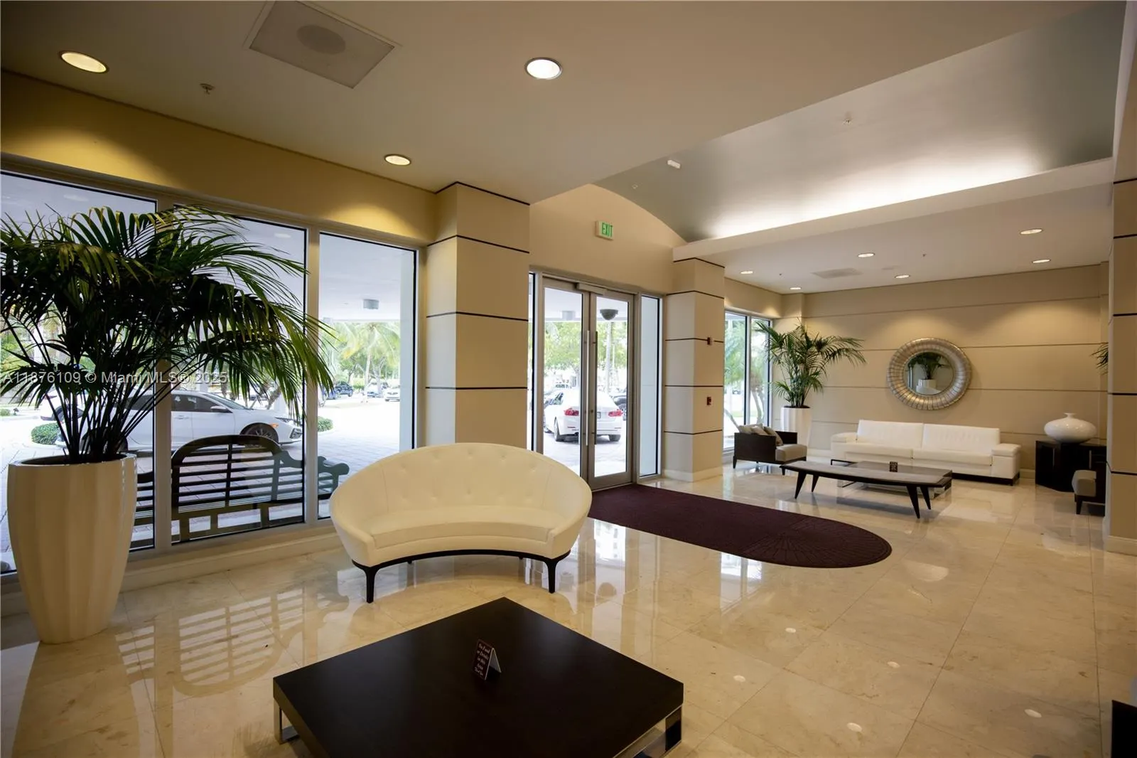 19380 Collins Ave, #1014