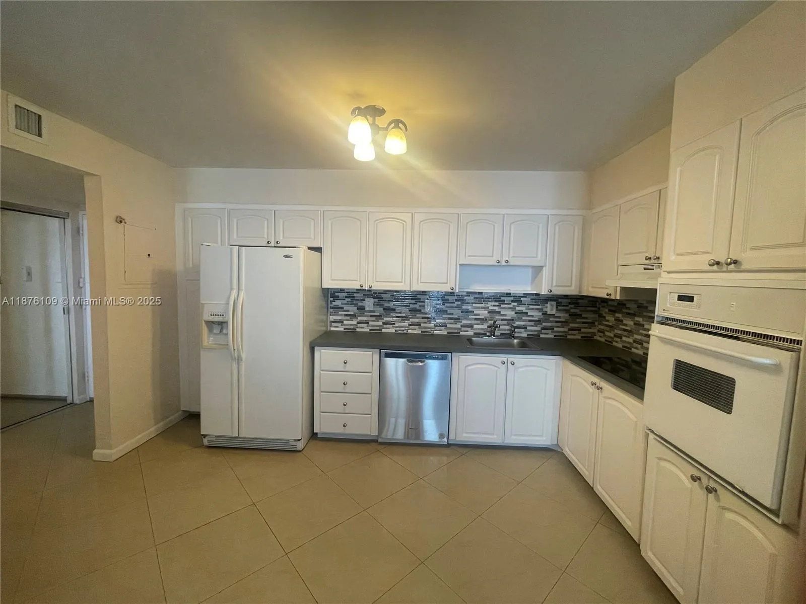 19380 Collins Ave, #1014
