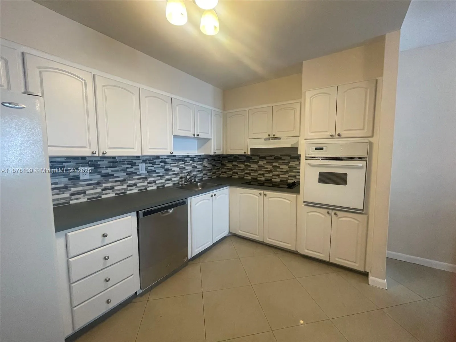 19380 Collins Ave, #1014
