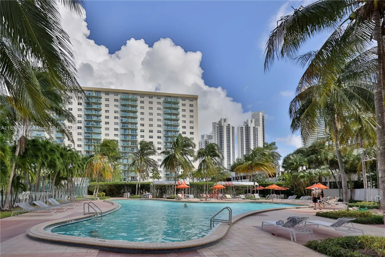 19380 Collins Ave, #1014