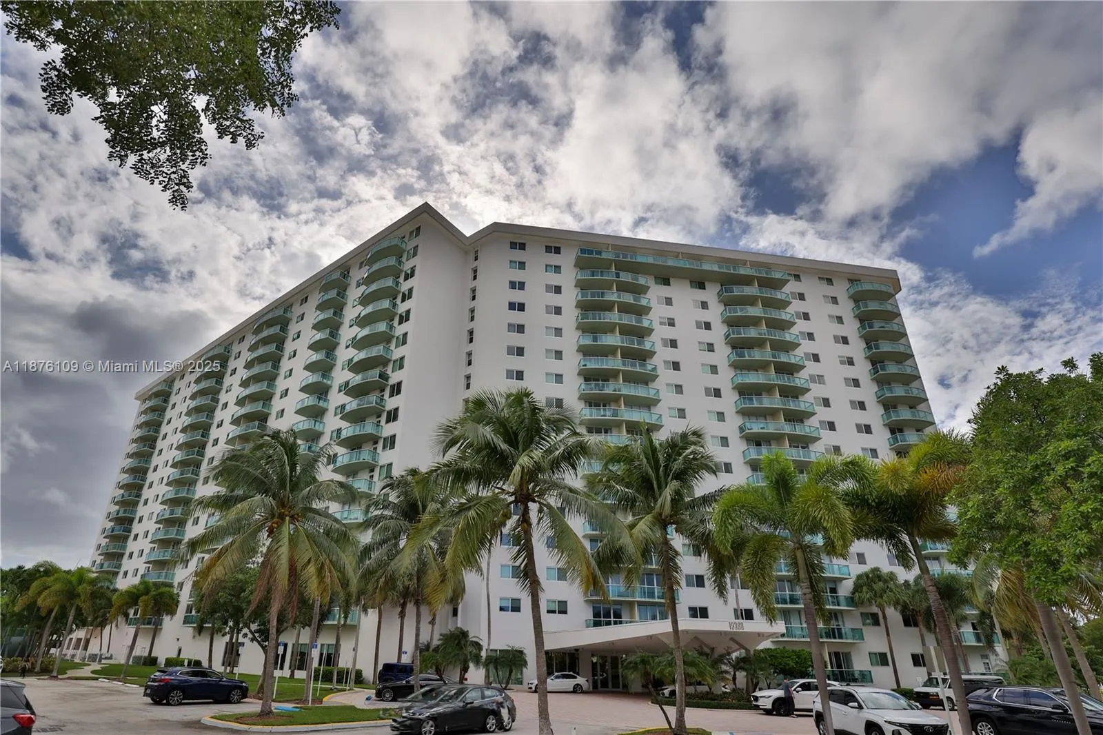 19380 Collins Ave, #1014