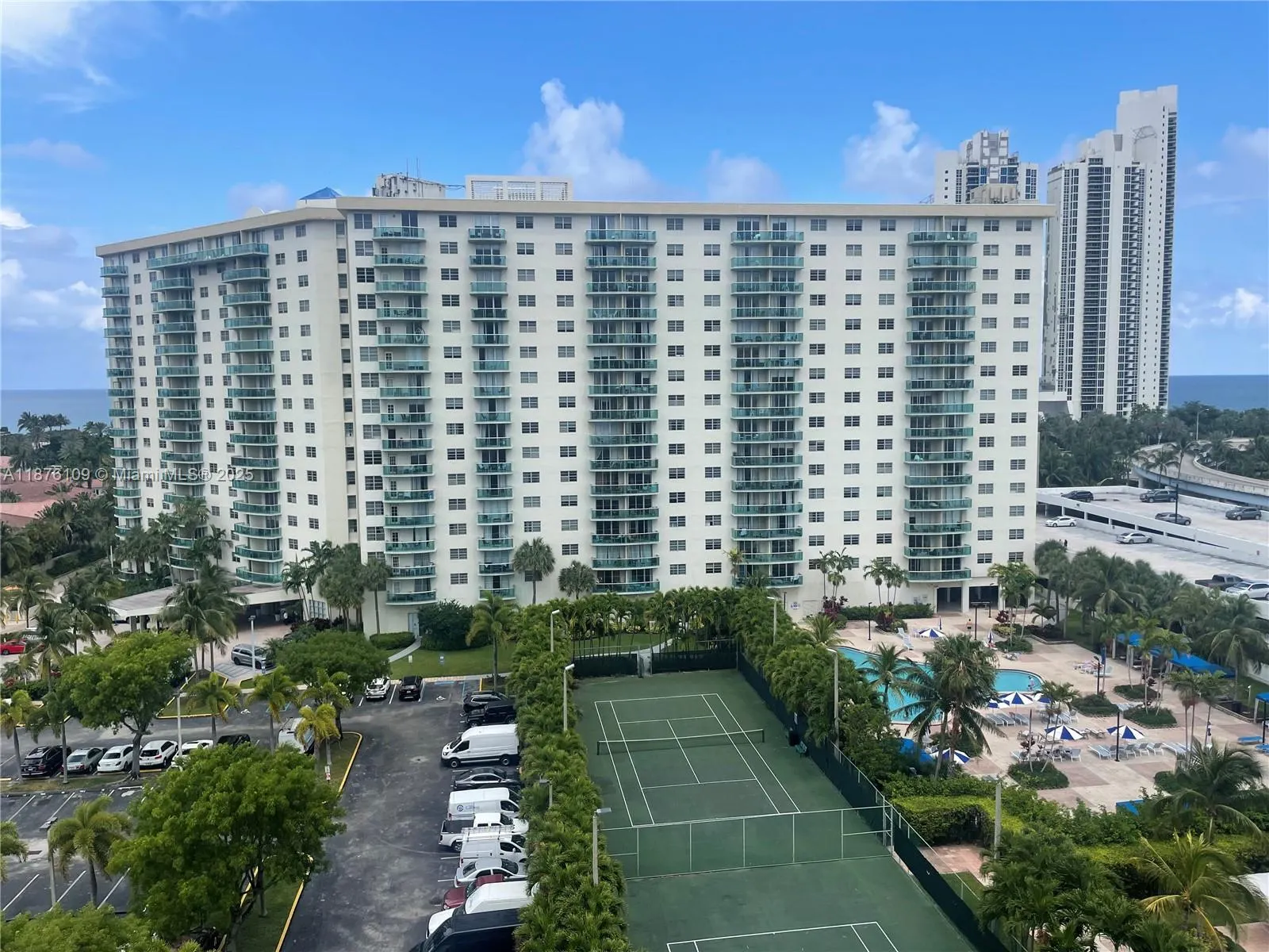 19380 Collins Ave, #1014