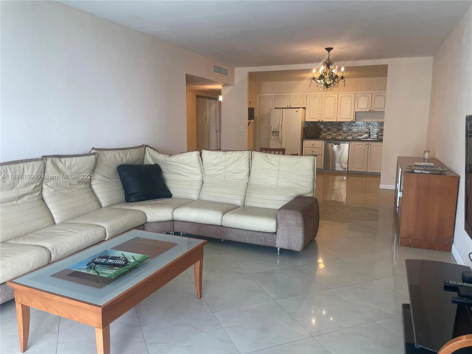 19380 Collins Ave, #1014