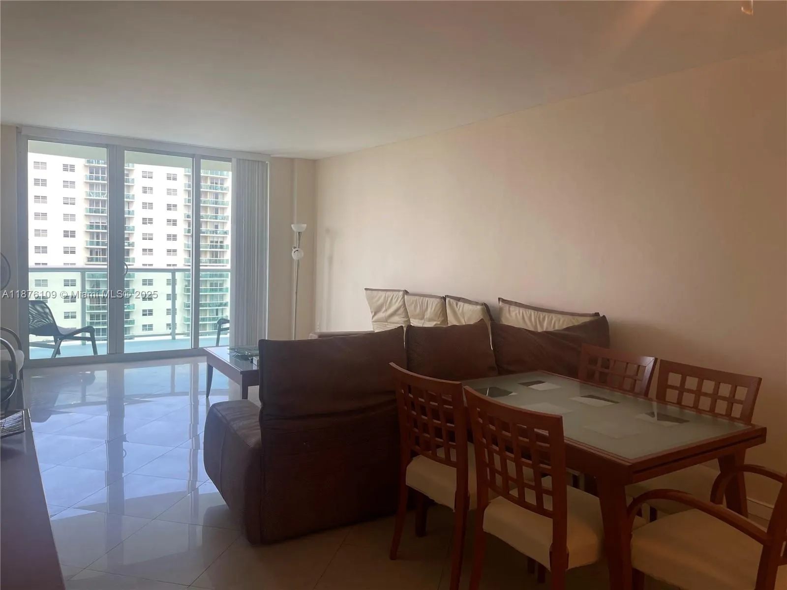 19380 Collins Ave, #1014