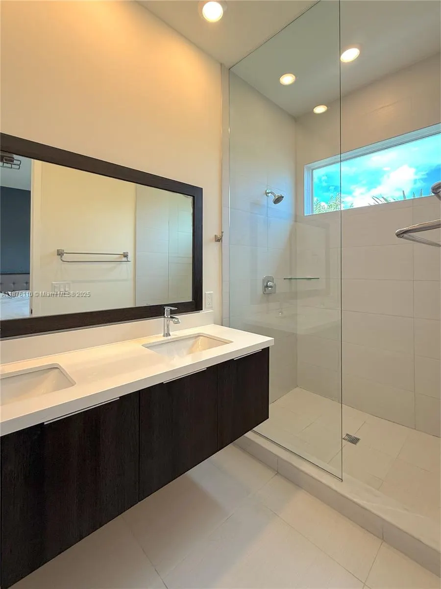 6670 NW 103rd Path, #1