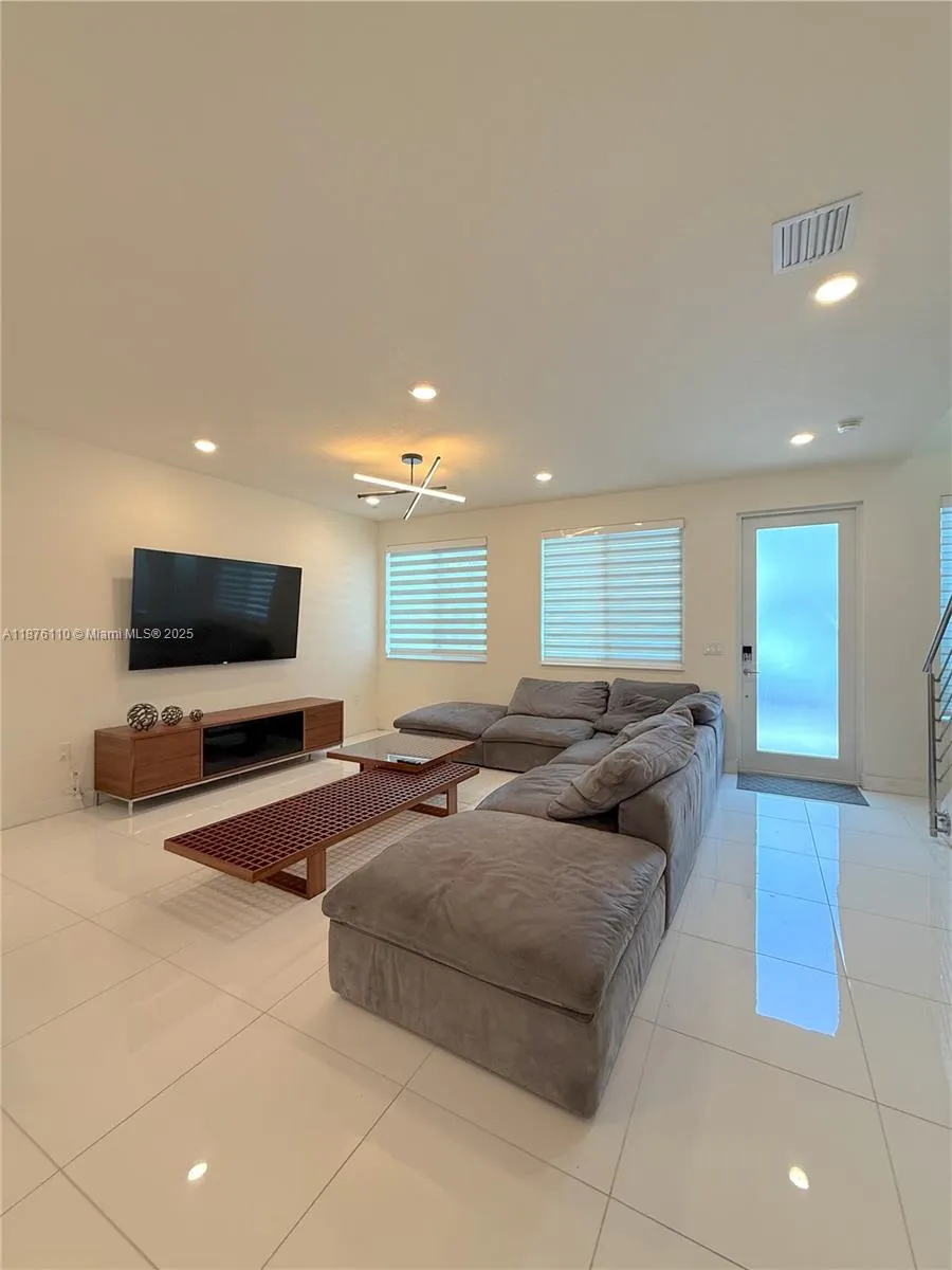 6670 NW 103rd Path, #1