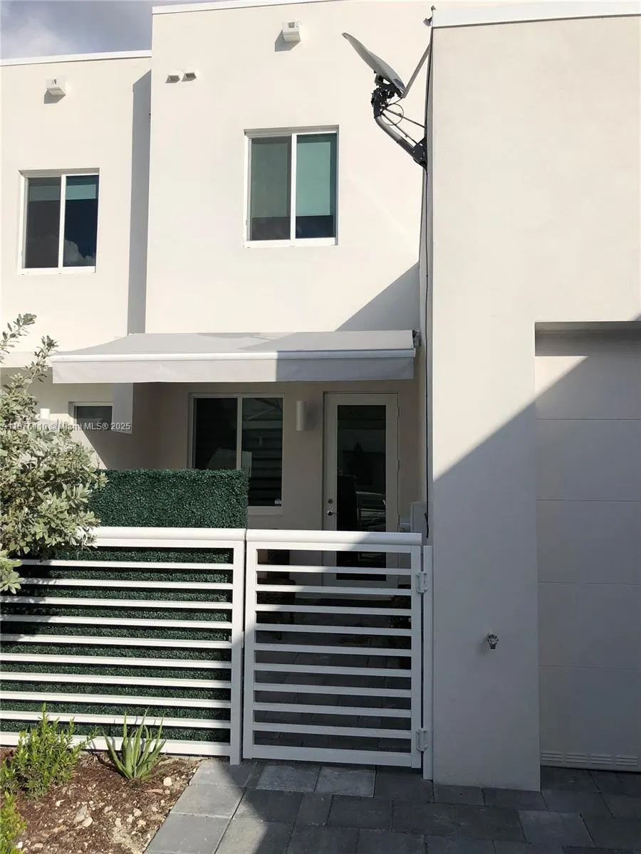 6670 NW 103rd Path, #1