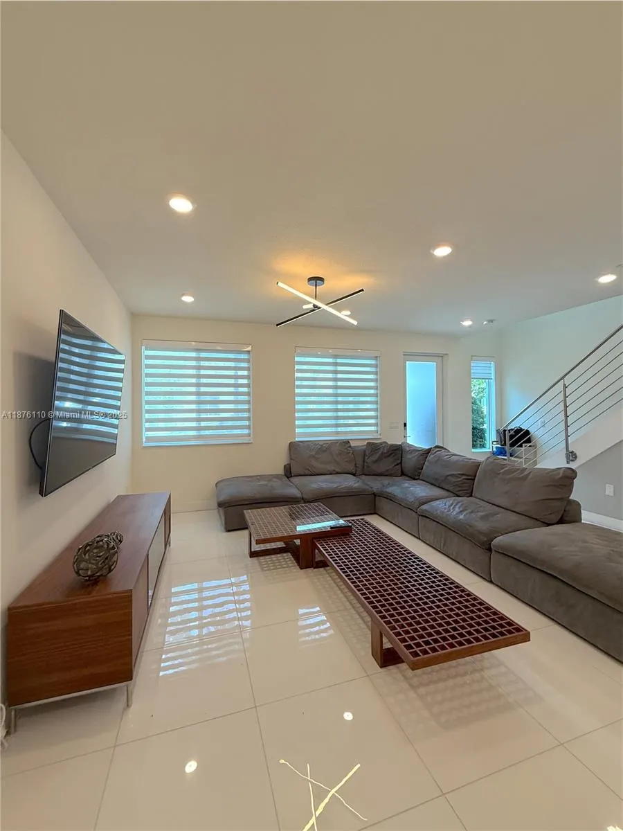 6670 NW 103rd Path, #1