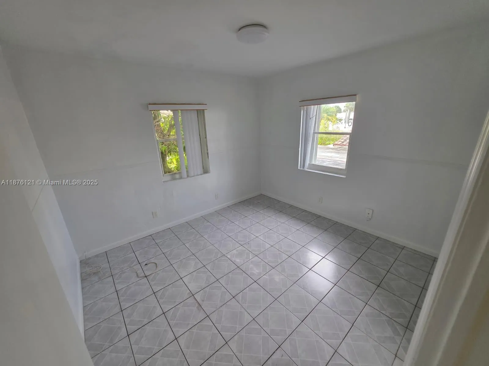 7610 Dickens Ave, #4
