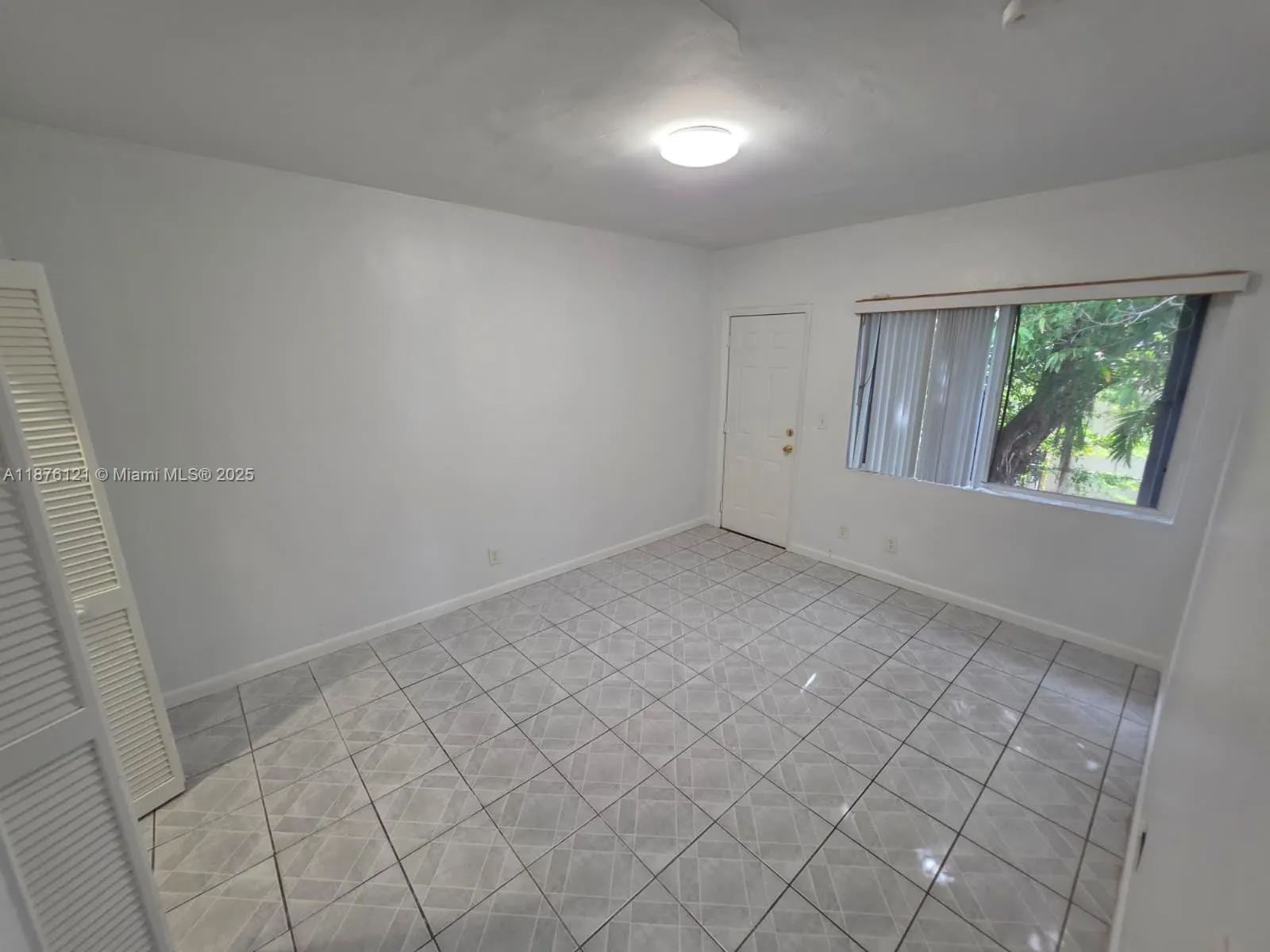 7610 Dickens Ave, #4