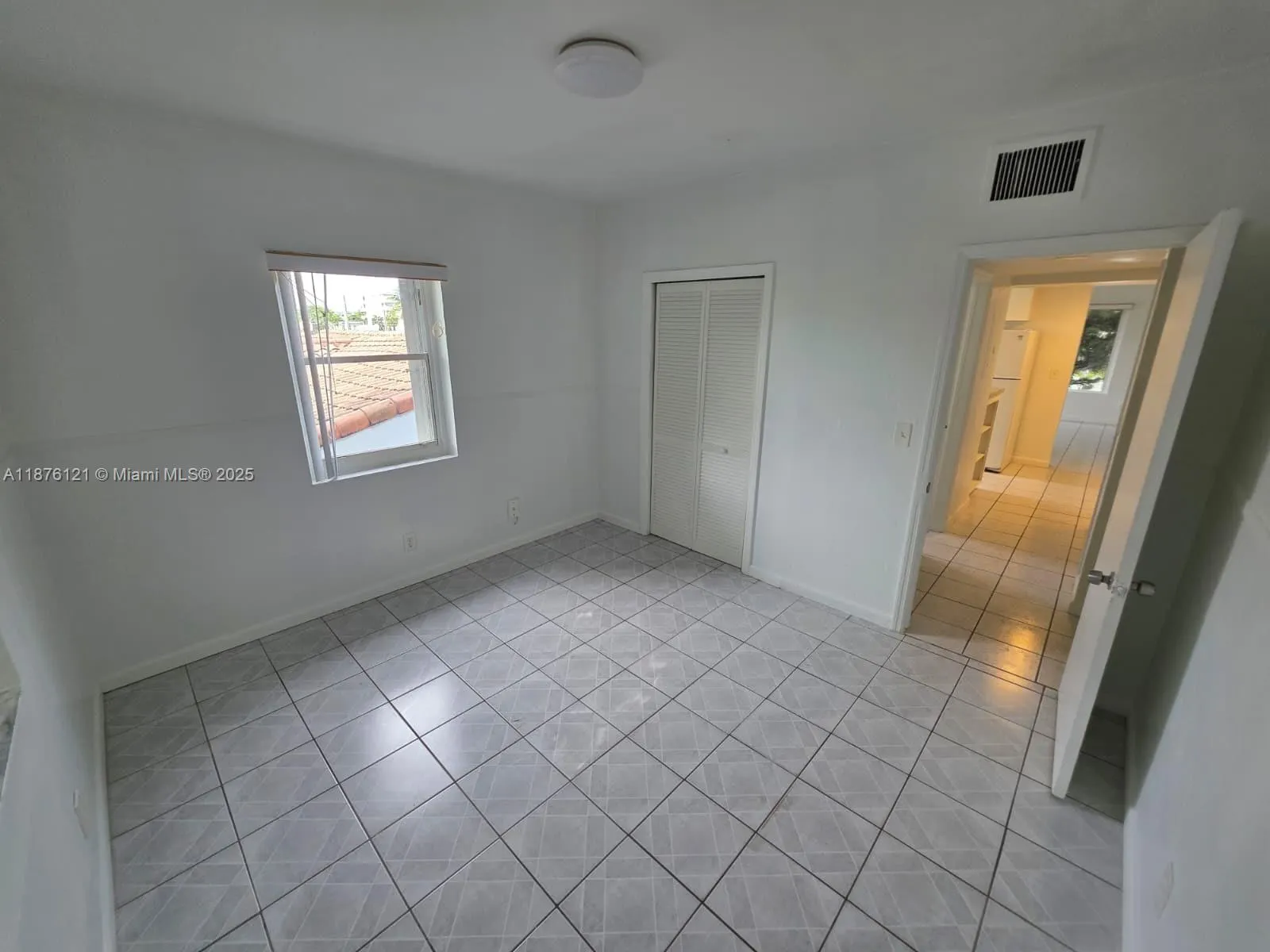 7610 Dickens Ave, #4