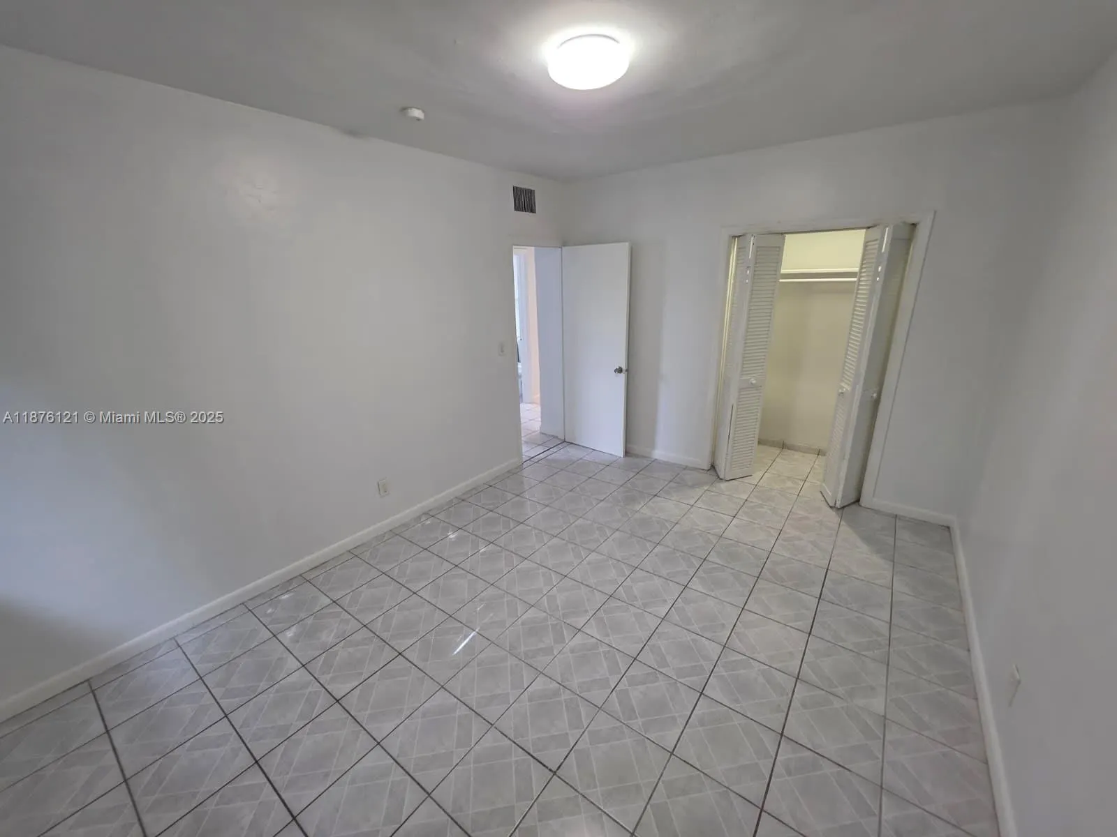 7610 Dickens Ave, #4