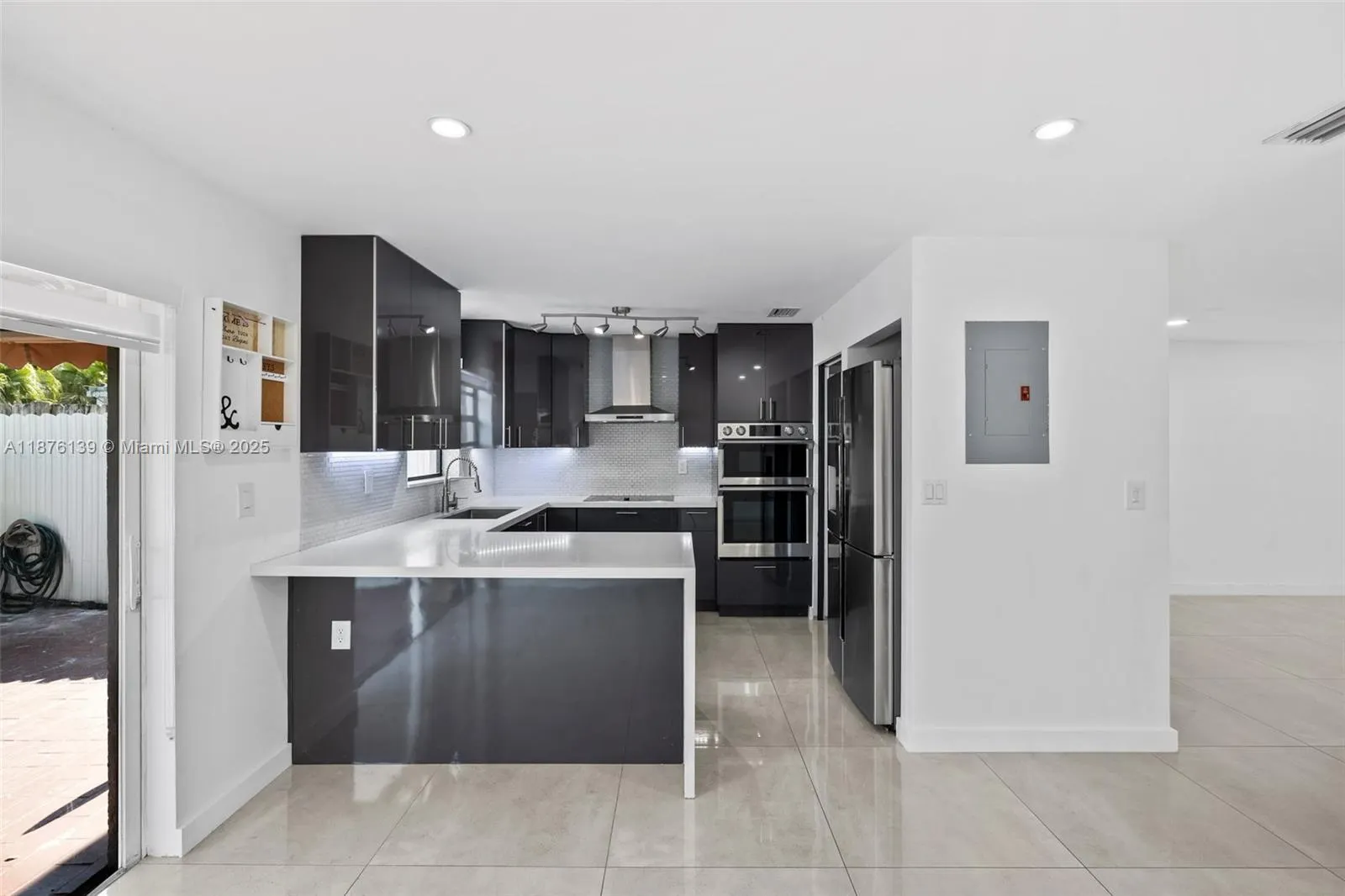 10932 NW 7th St, #902