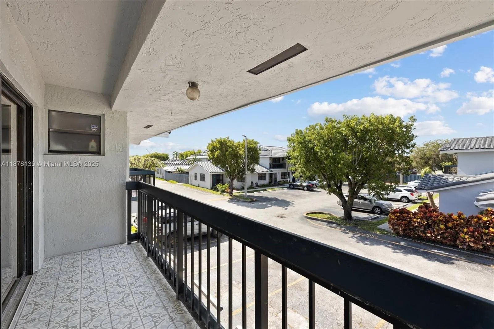 10932 NW 7th St, #902