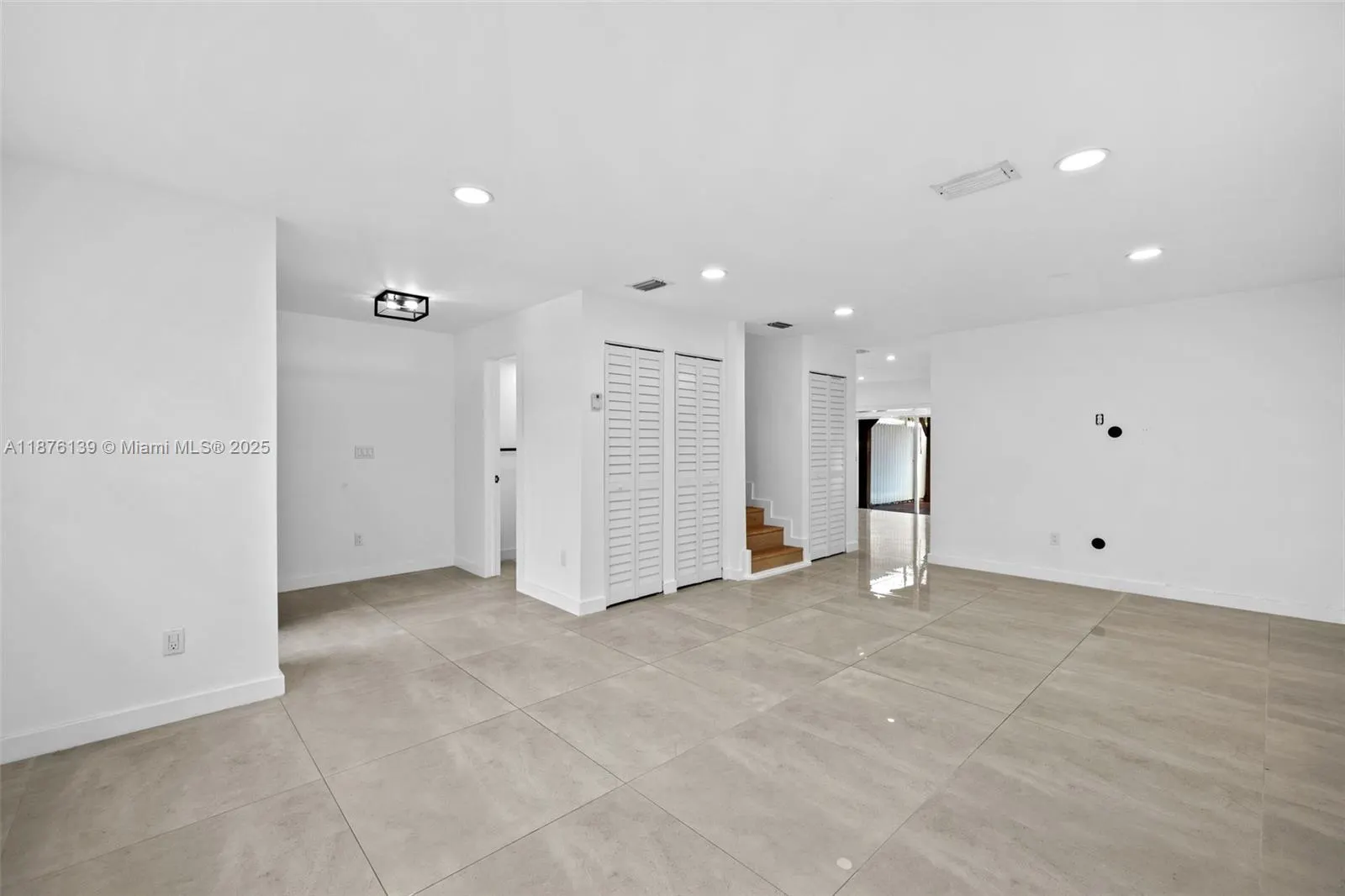 10932 NW 7th St, #902