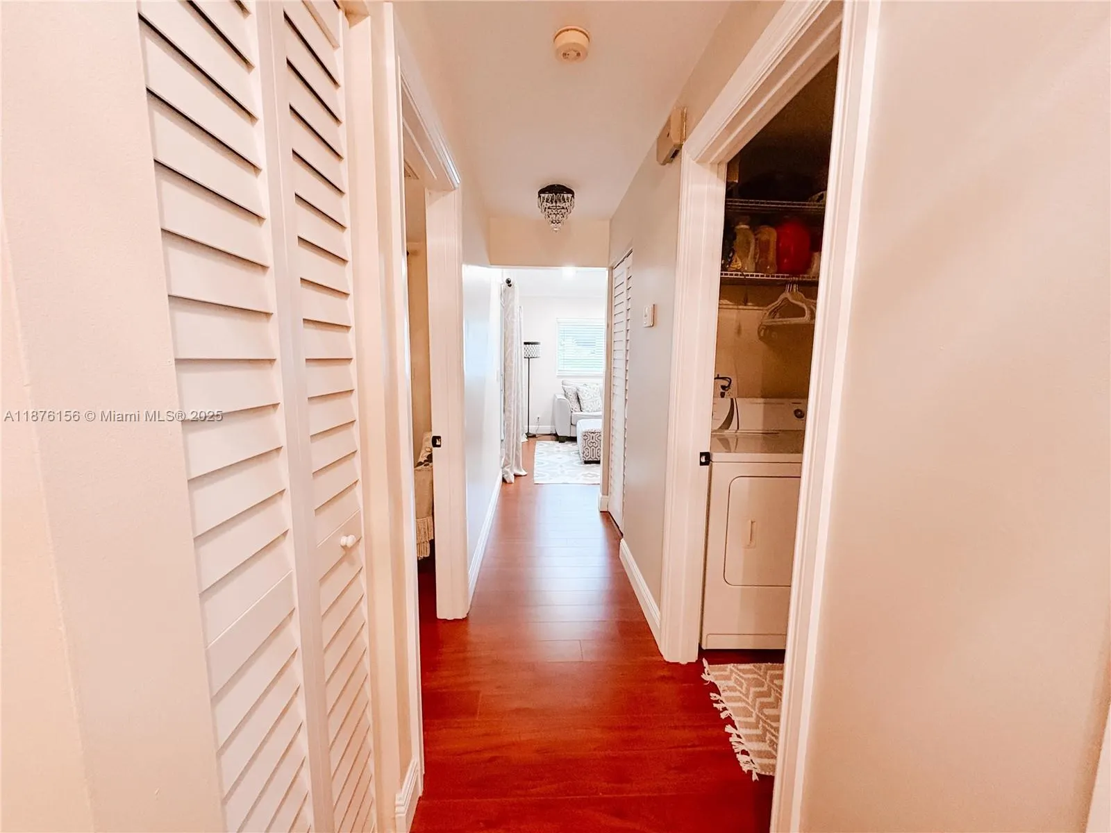 8957 Meadowlark Way