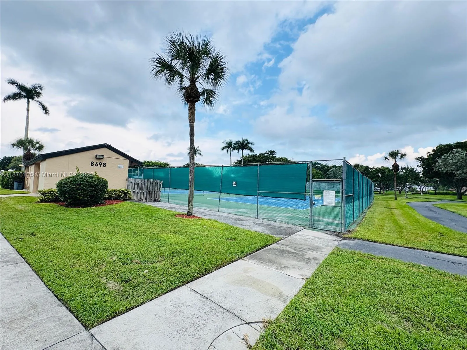 8957 Meadowlark Way