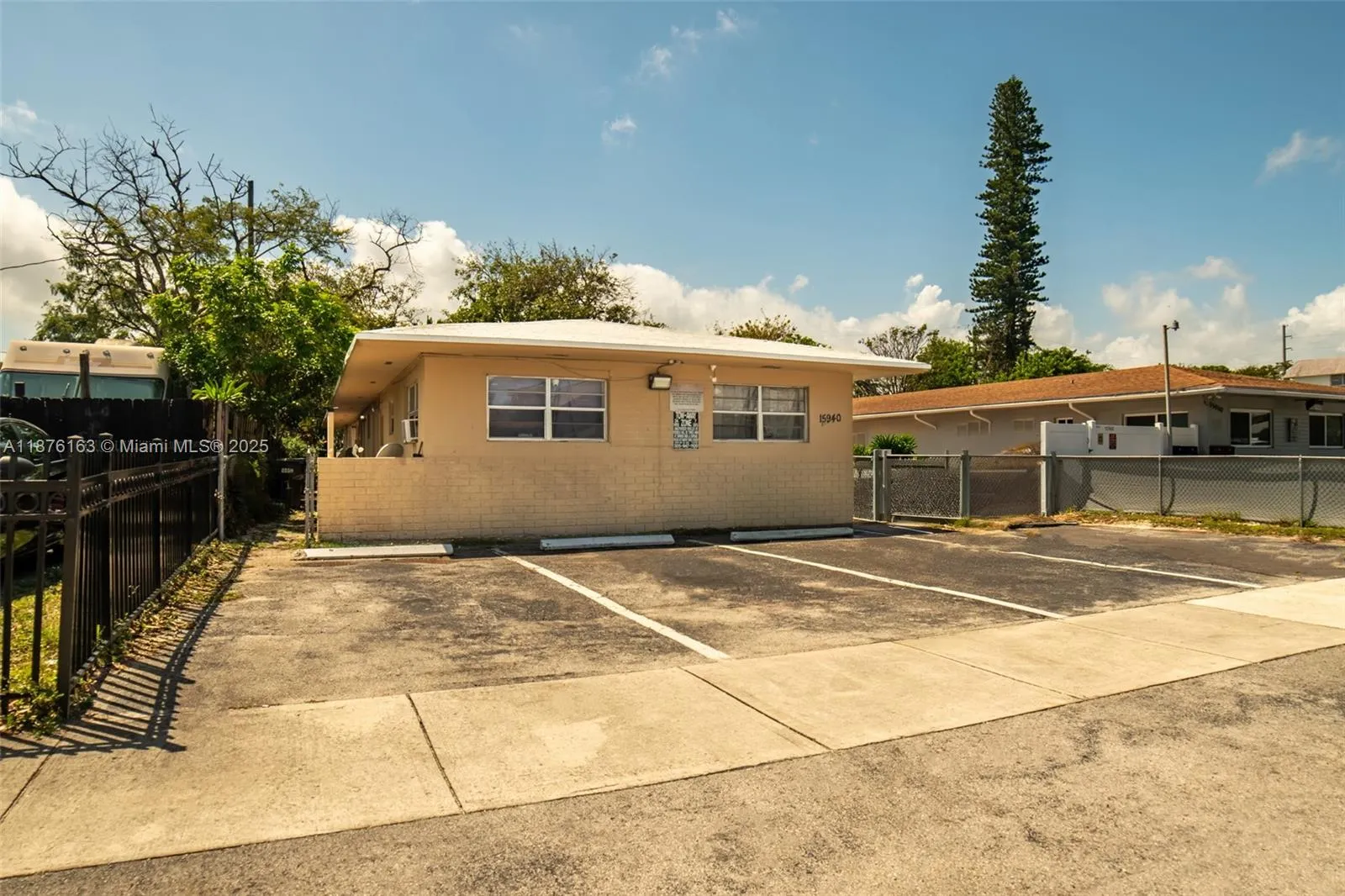 15940 NE 19th Ct, #3
