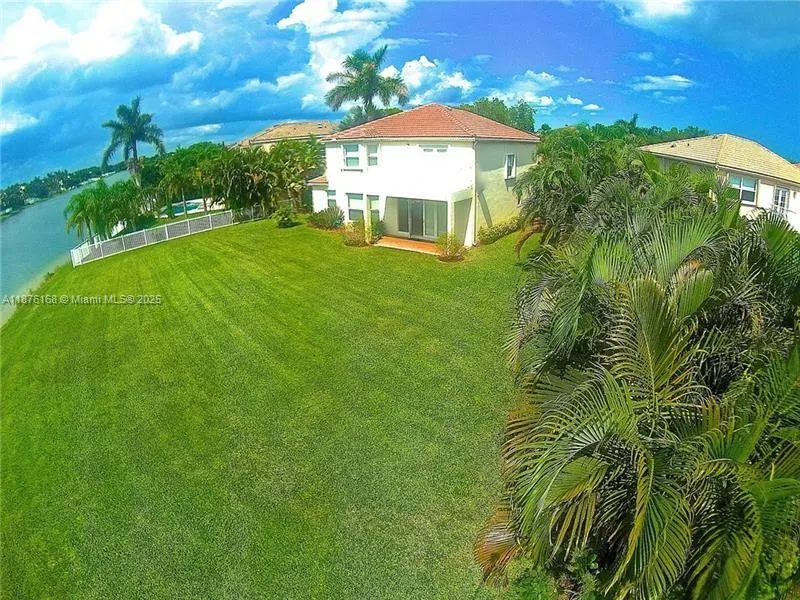 5084 SW 164th Ave