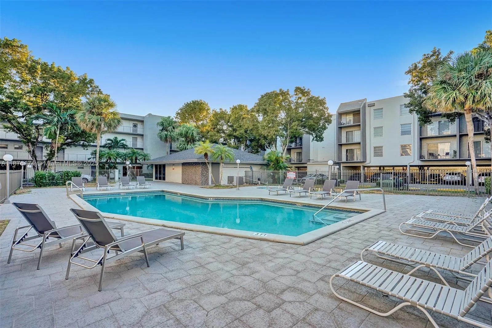 1595 NE 135th St, #418