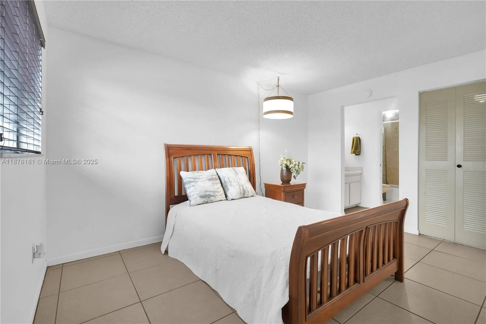1820 W 53rd St, #201