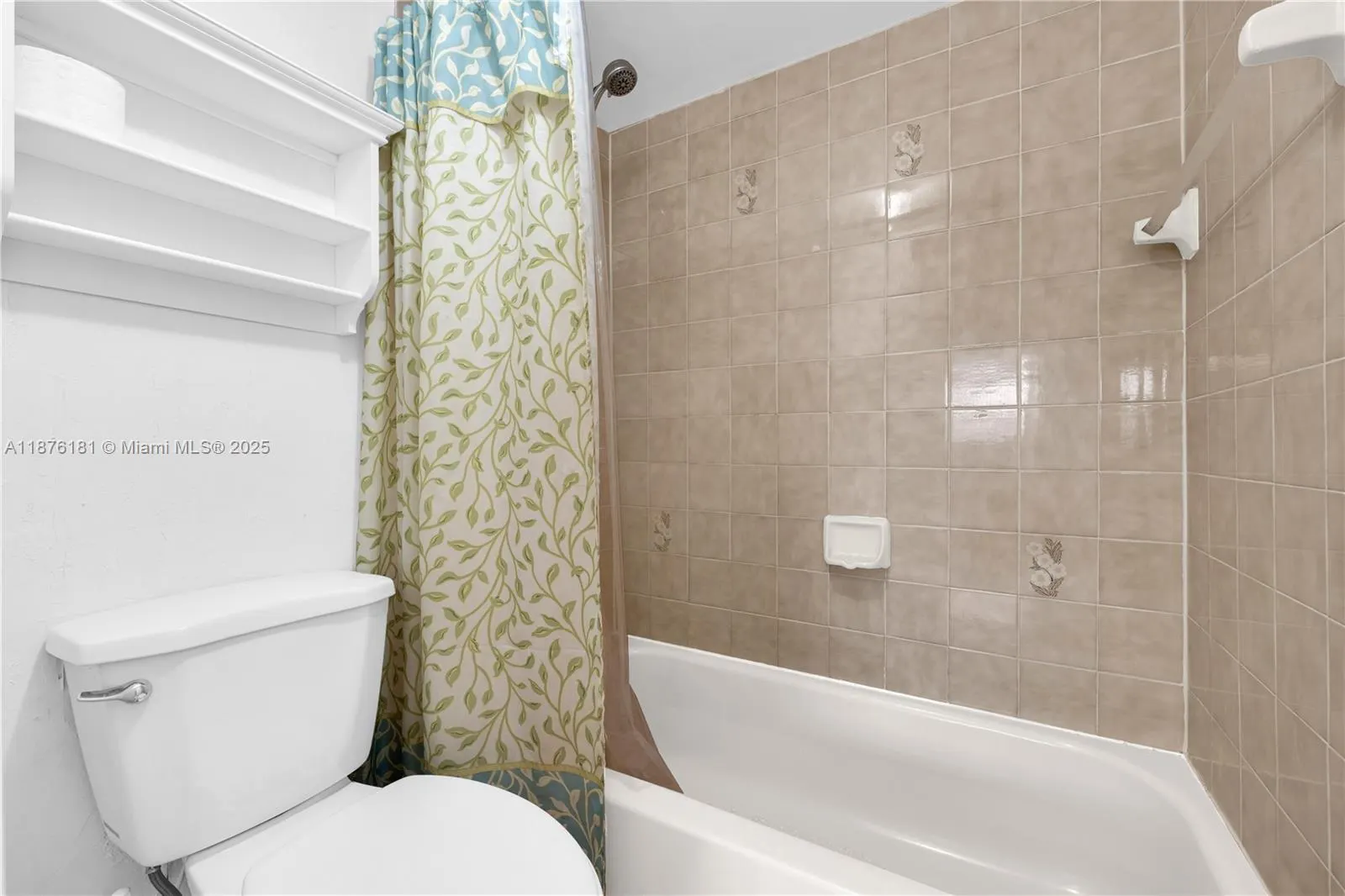 1820 W 53rd St, #201