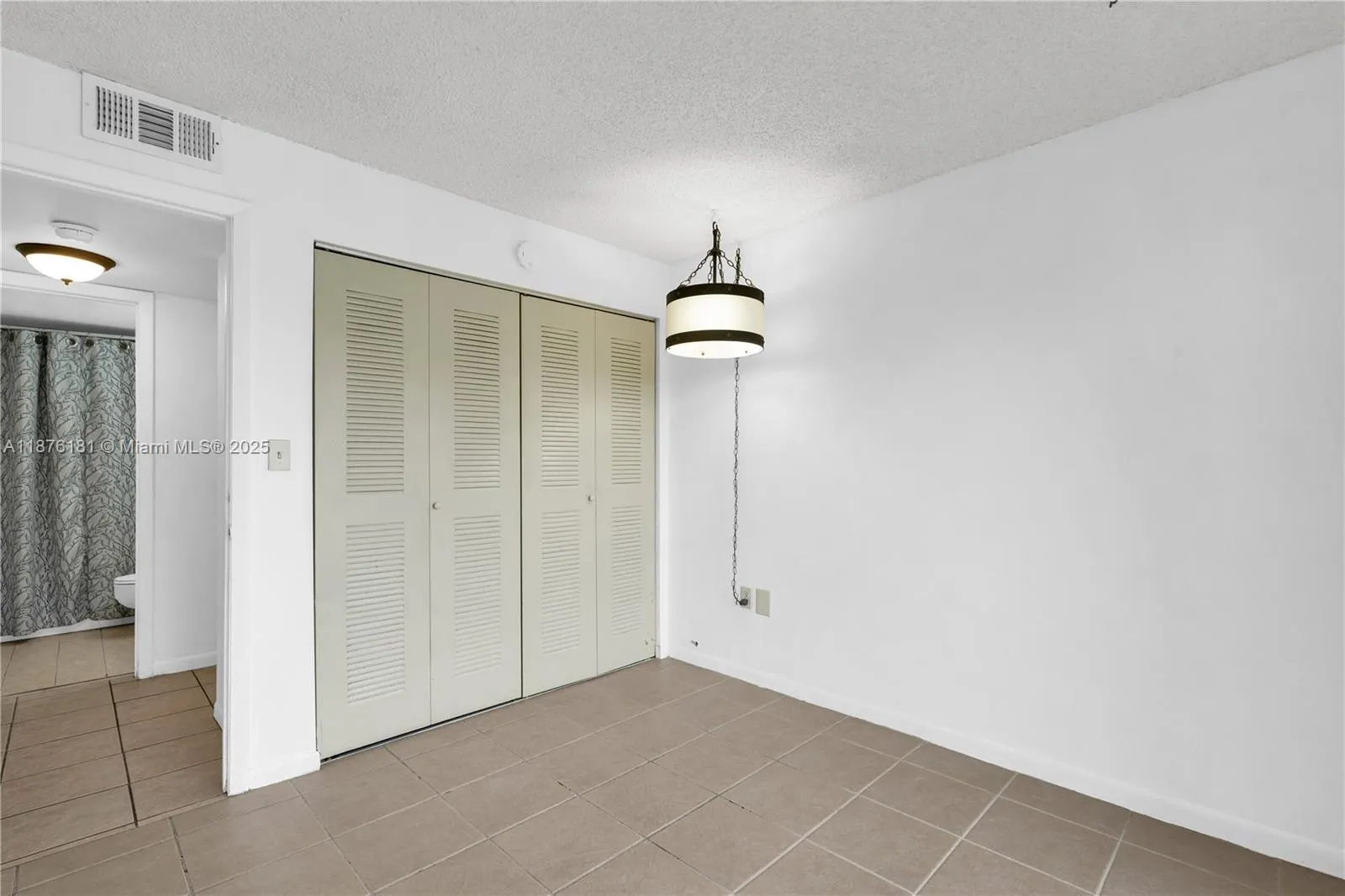 1820 W 53rd St, #201