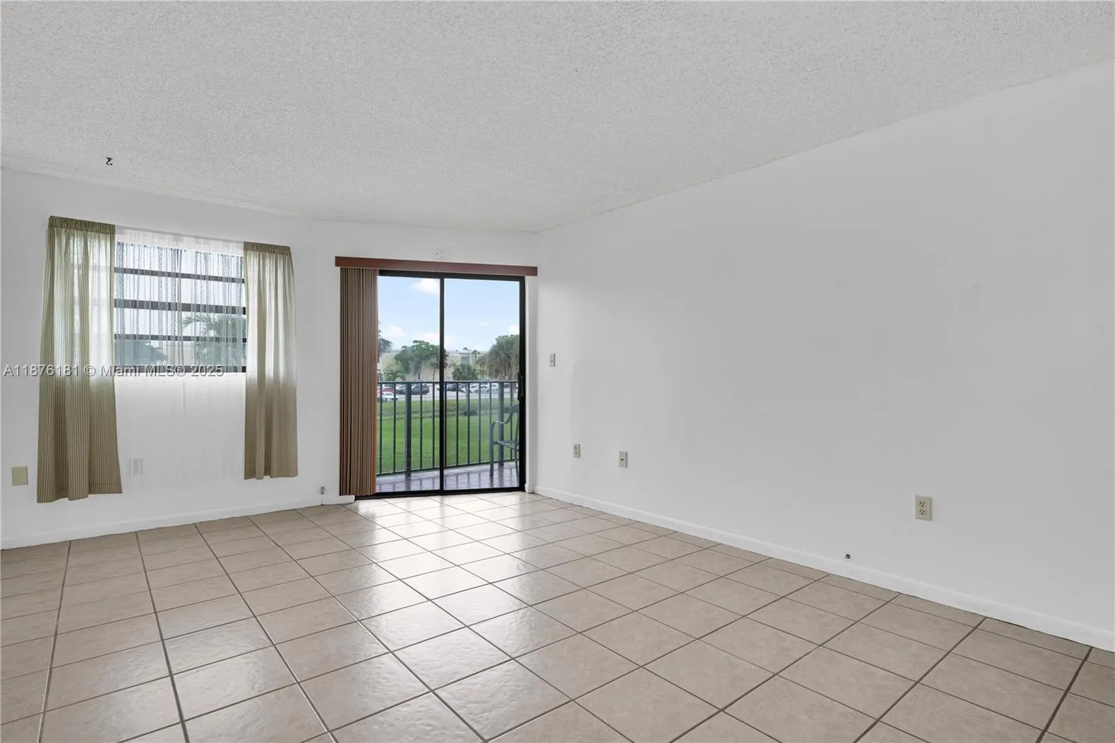 1820 W 53rd St, #201