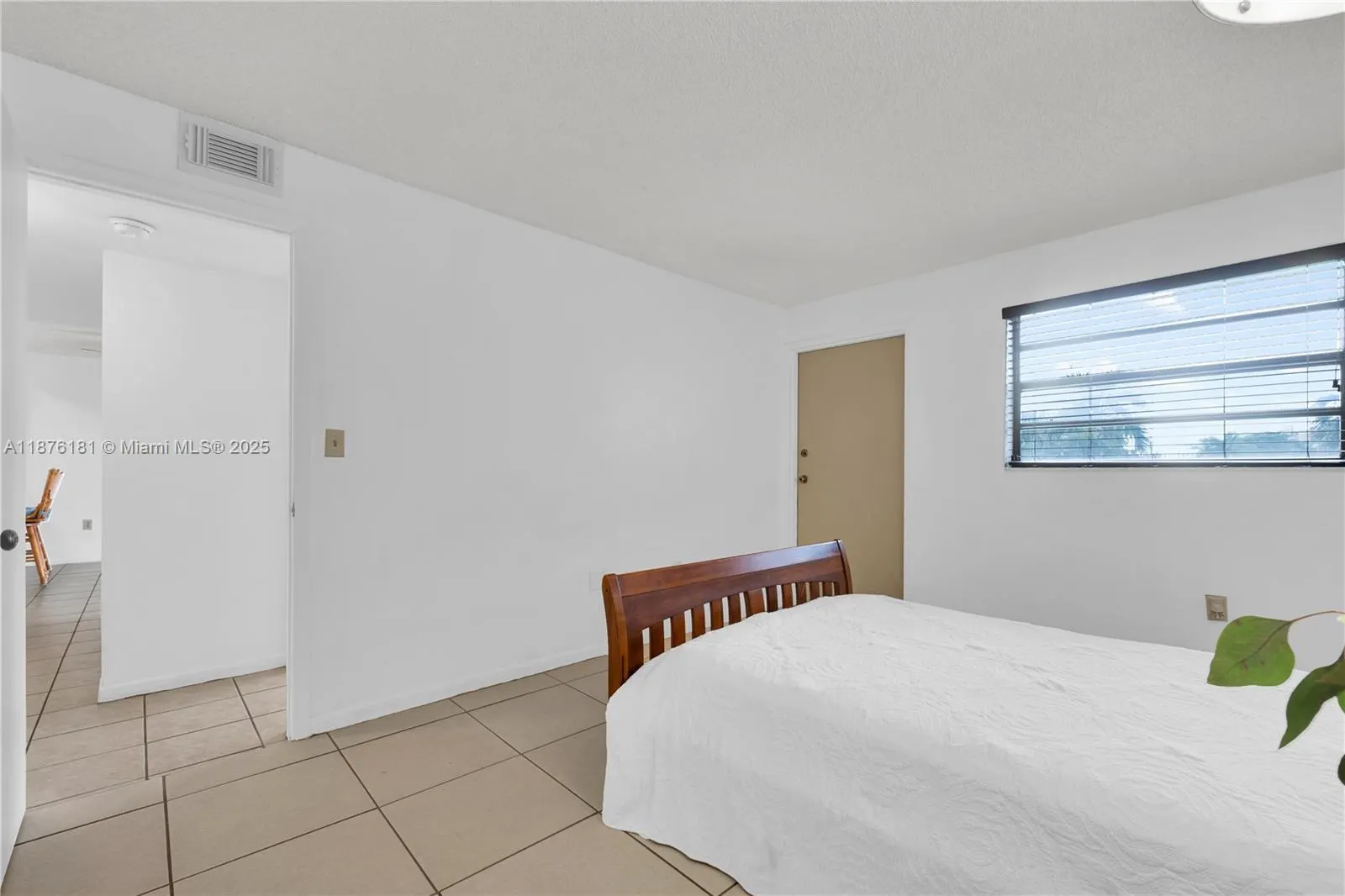 1820 W 53rd St, #201
