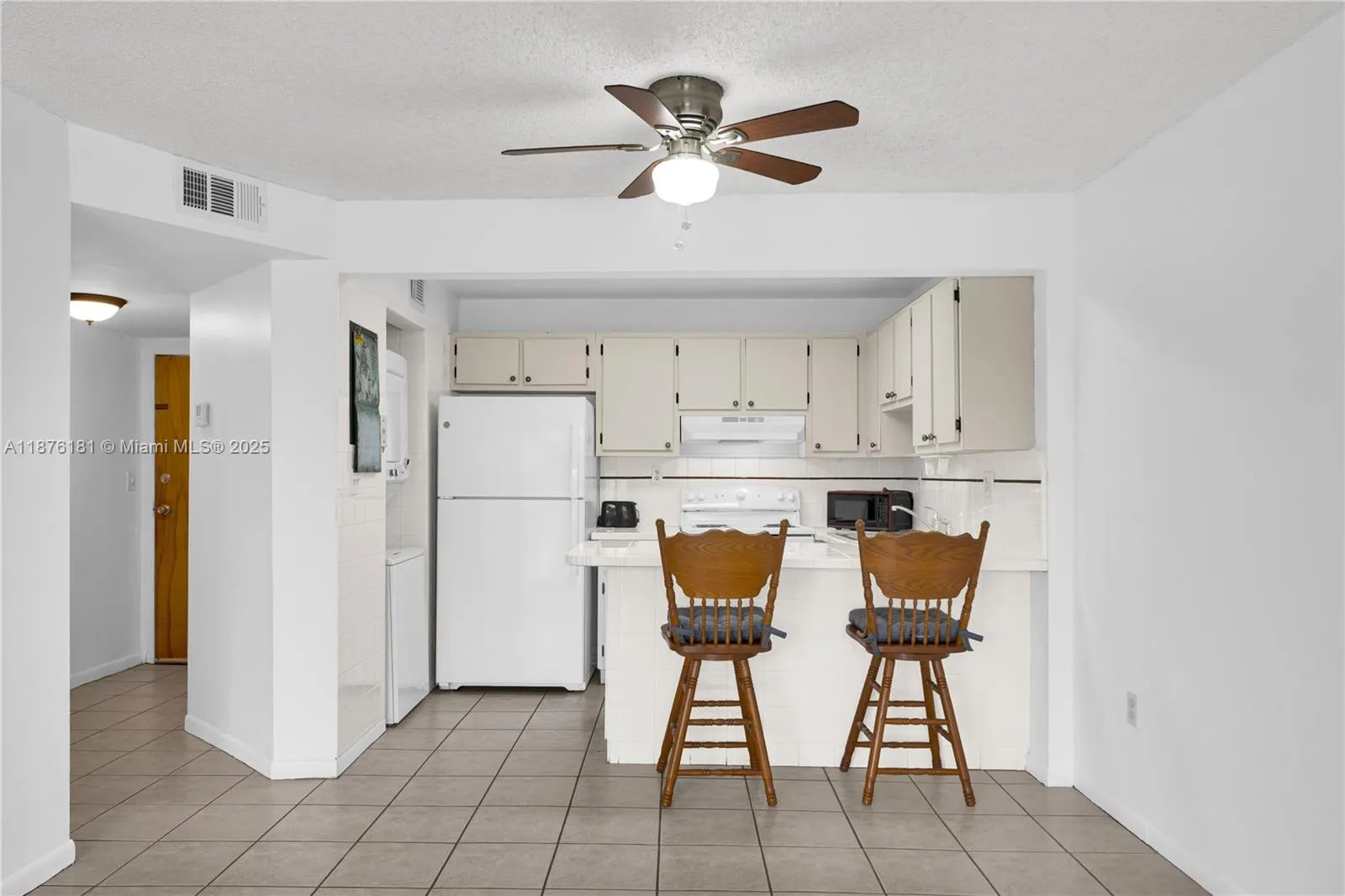 1820 W 53rd St, #201