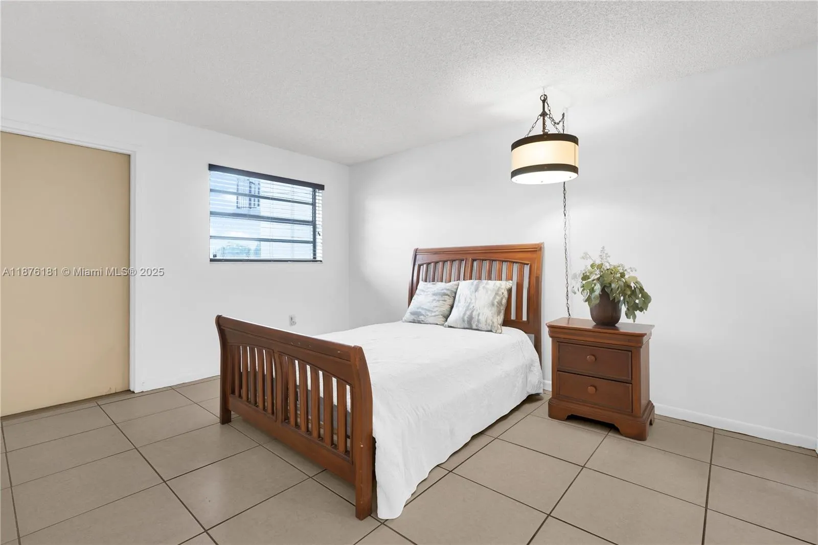 1820 W 53rd St, #201