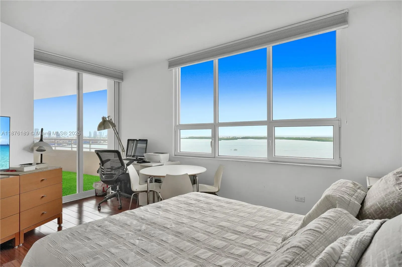 808 Brickell Key Dr, #2506