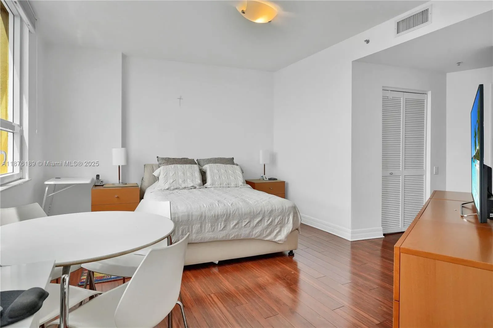 808 Brickell Key Dr, #2506