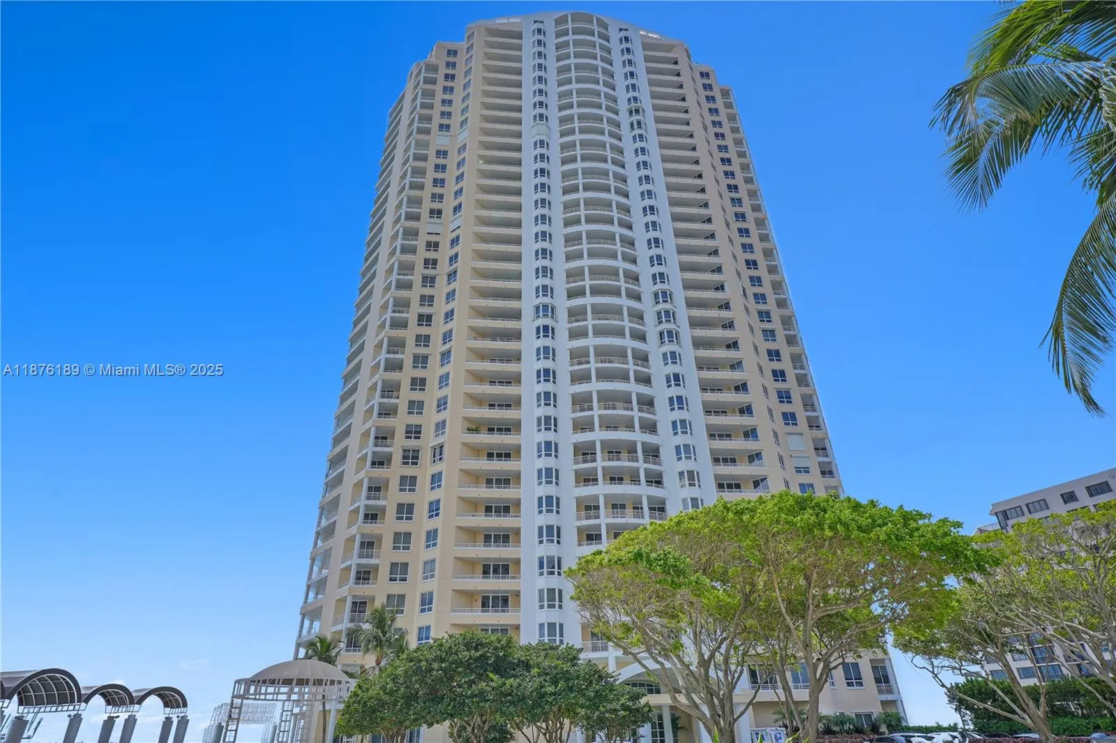 808 Brickell Key Dr, #2506