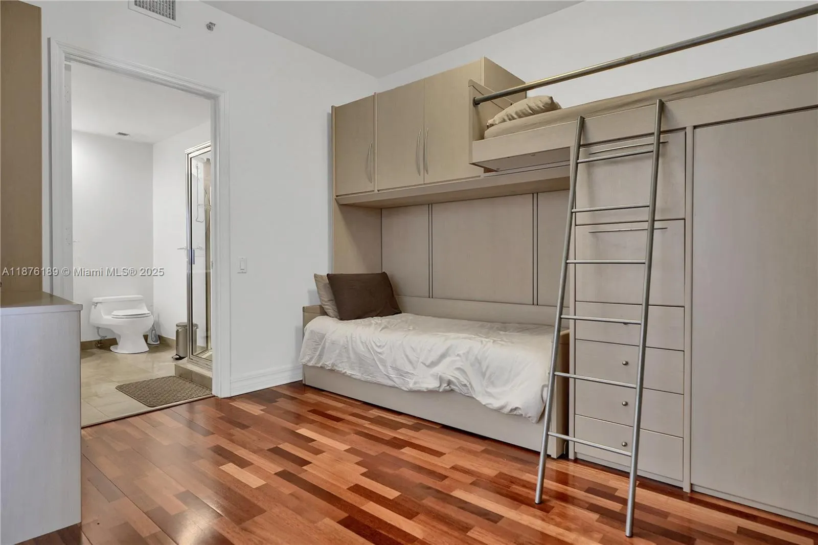 808 Brickell Key Dr, #2506