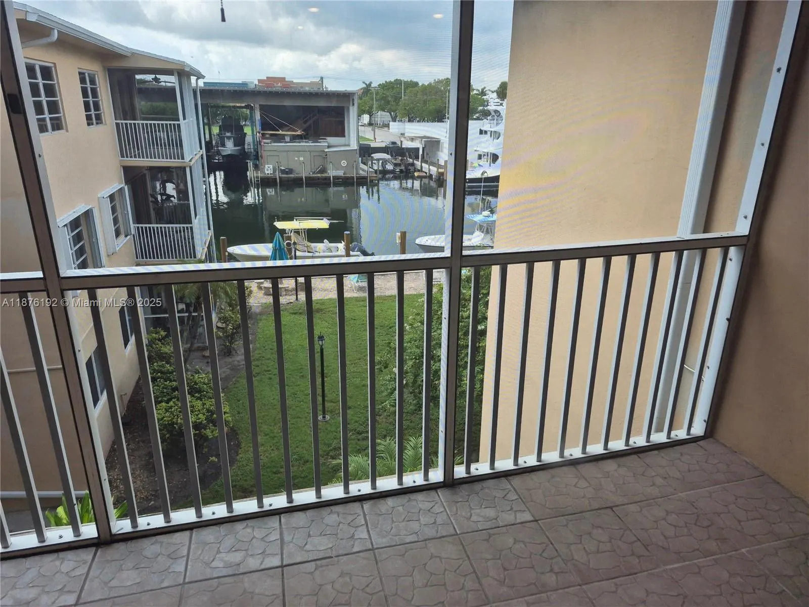 1510 SE 15th St, #305