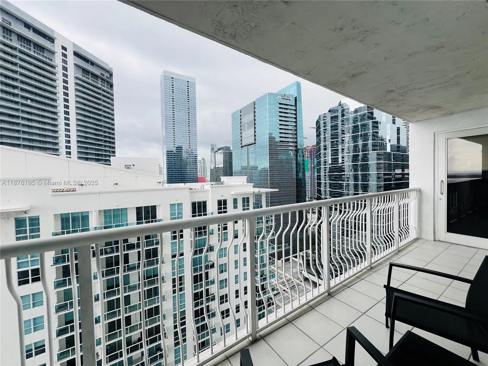 1200 Brickell Bay Dr, #2809