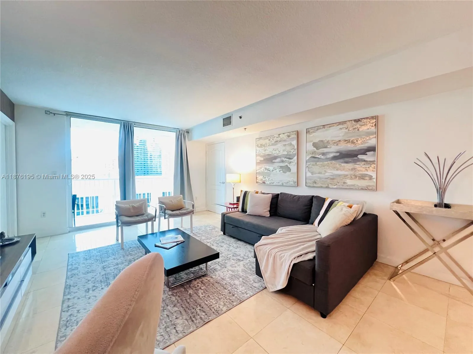 1200 Brickell Bay Dr, #2809