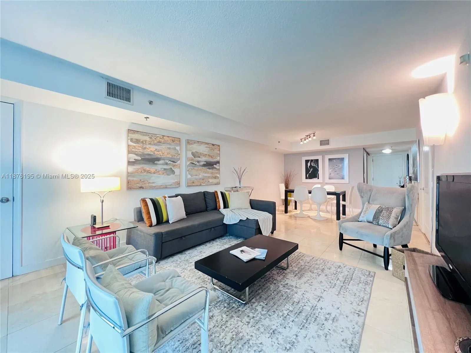 1200 Brickell Bay Dr, #2809