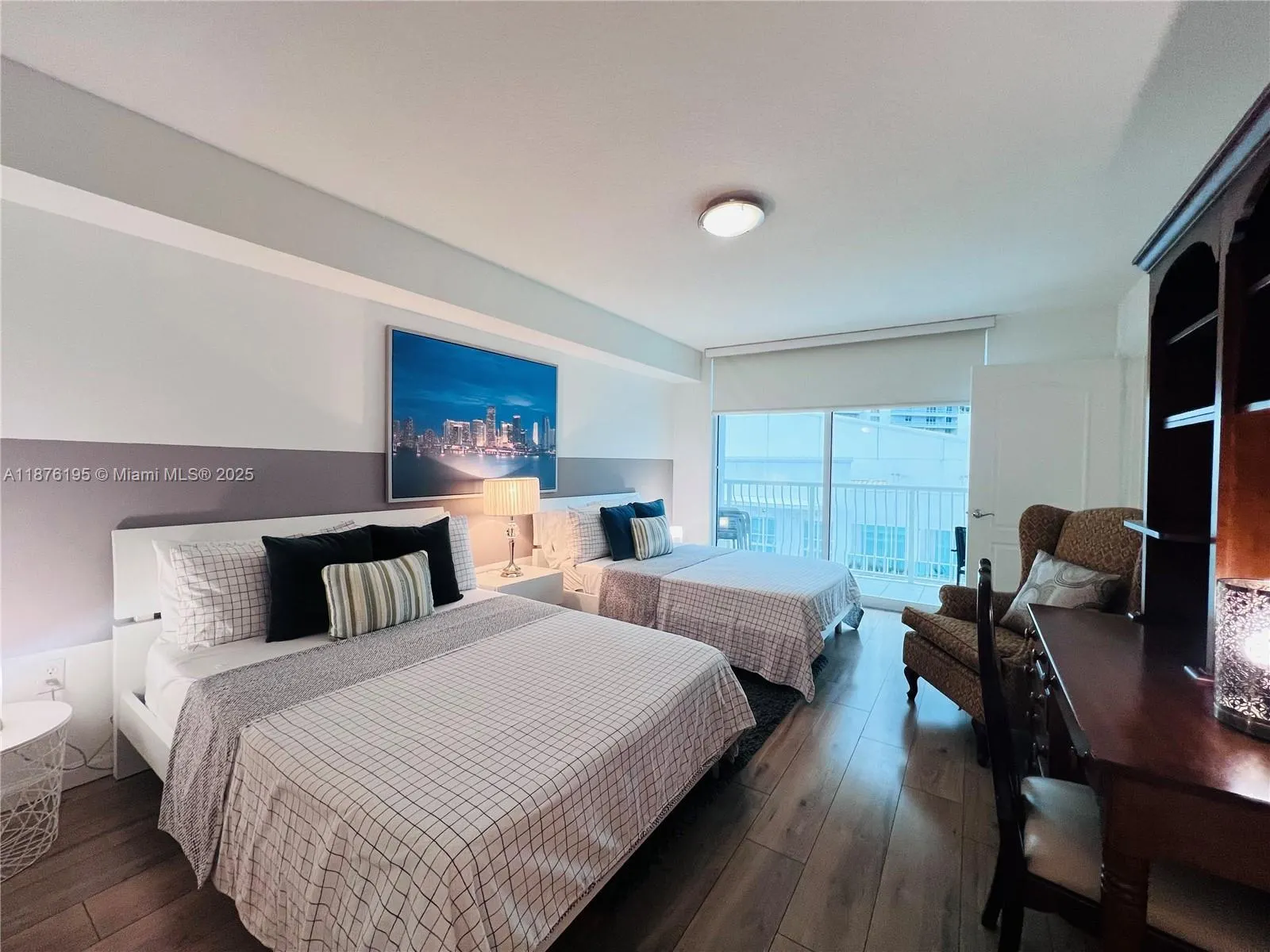 1200 Brickell Bay Dr, #2809