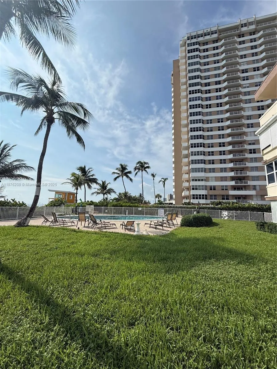 1936 S Ocean Dr, #4C