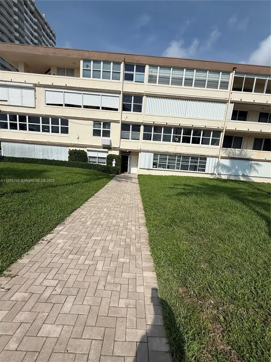 1936 S Ocean Dr, #4C