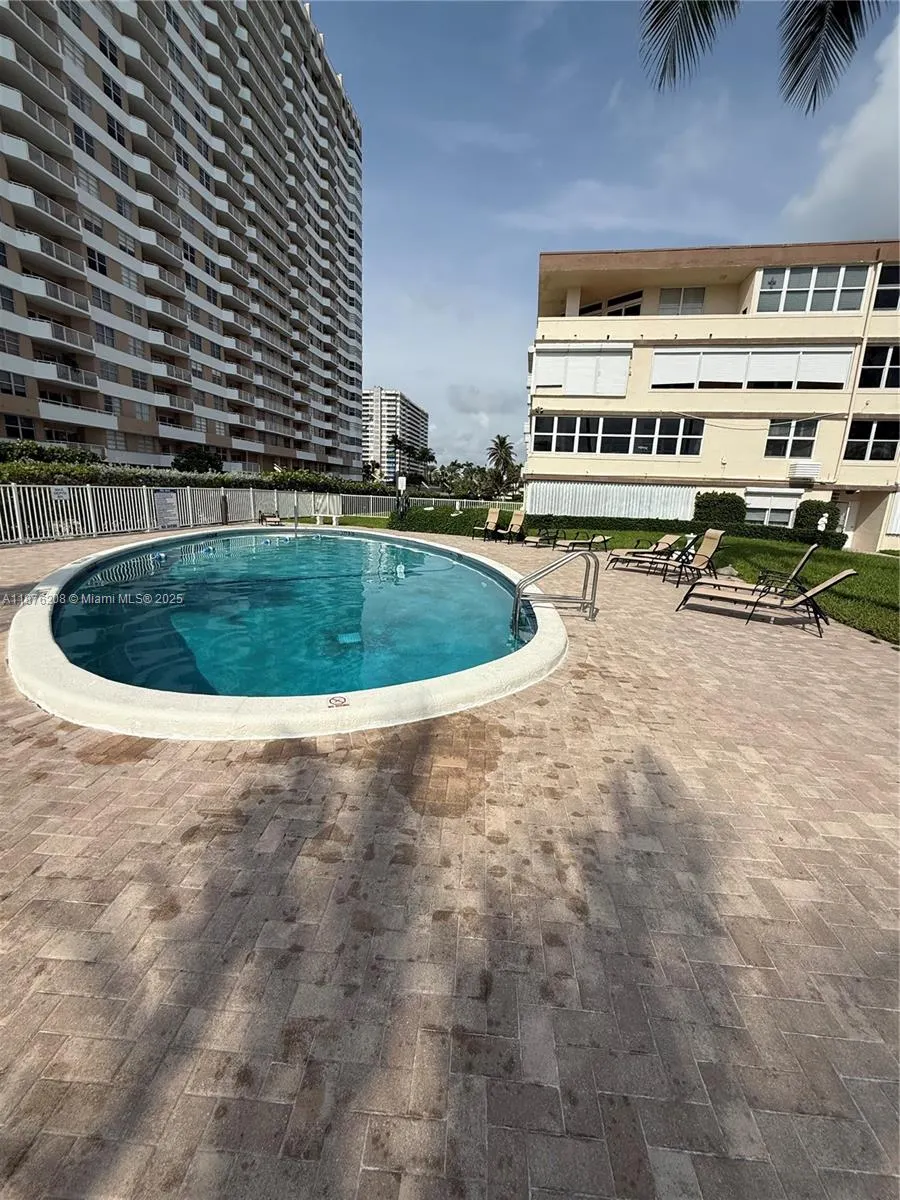 1936 S Ocean Dr, #4C