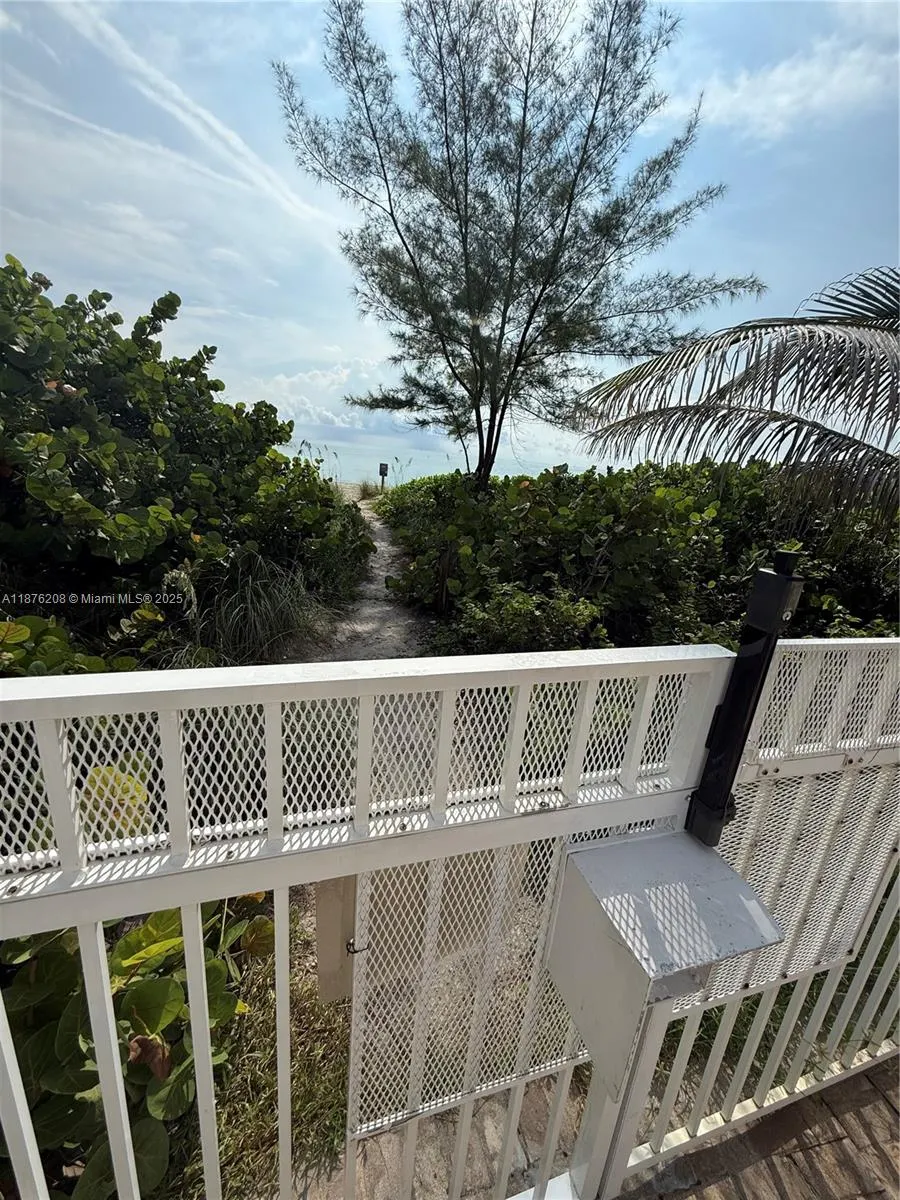 1936 S Ocean Dr, #4C