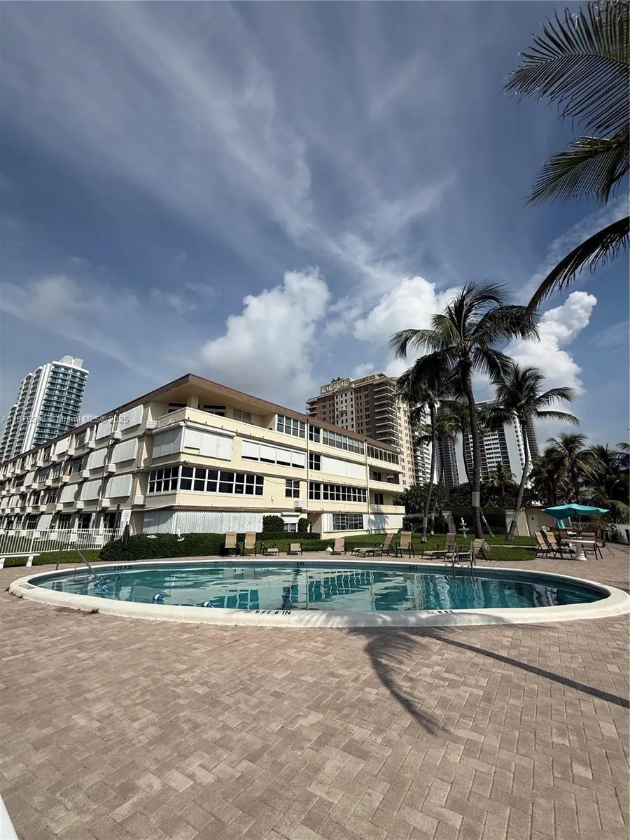 1936 S Ocean Dr, #4C