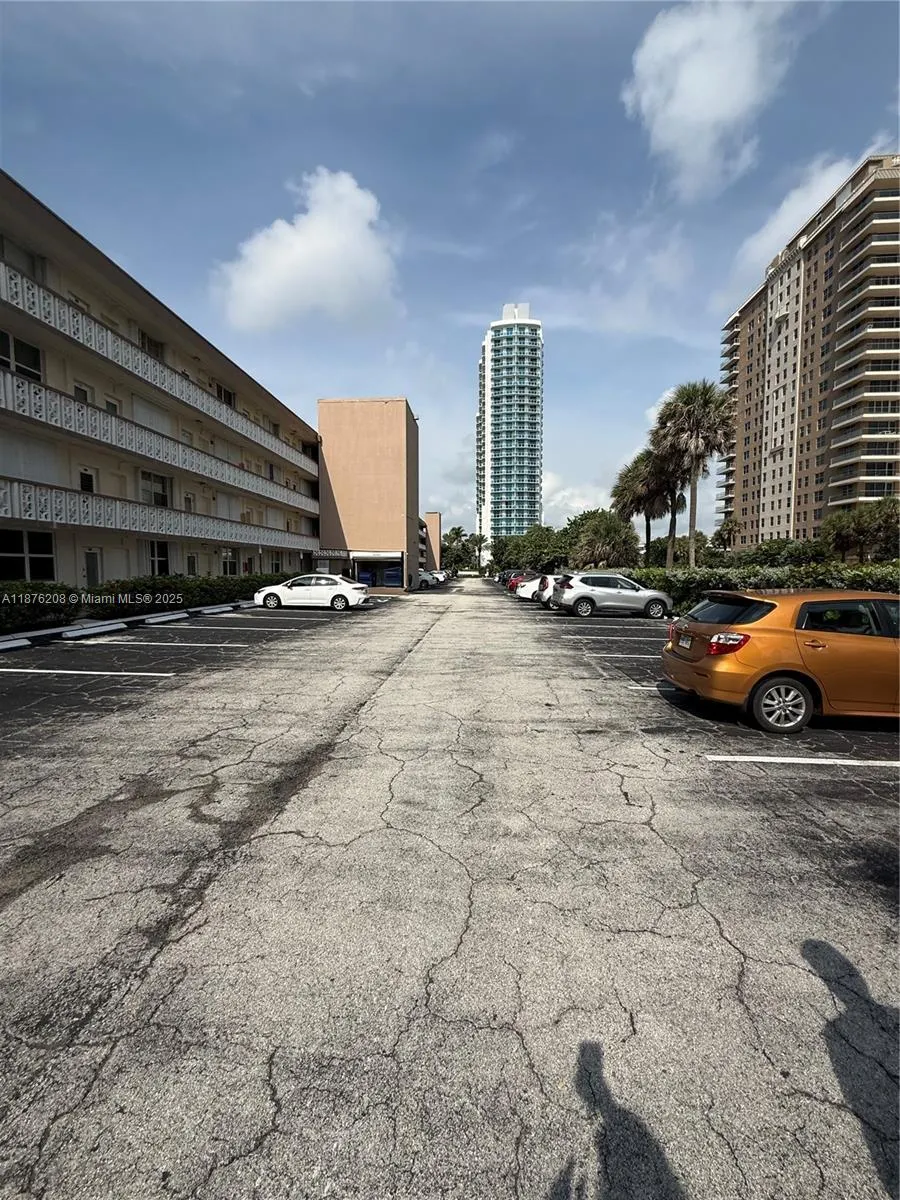 1936 S Ocean Dr, #4C