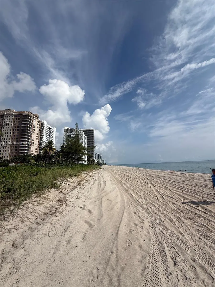 1936 S Ocean Dr, #4C