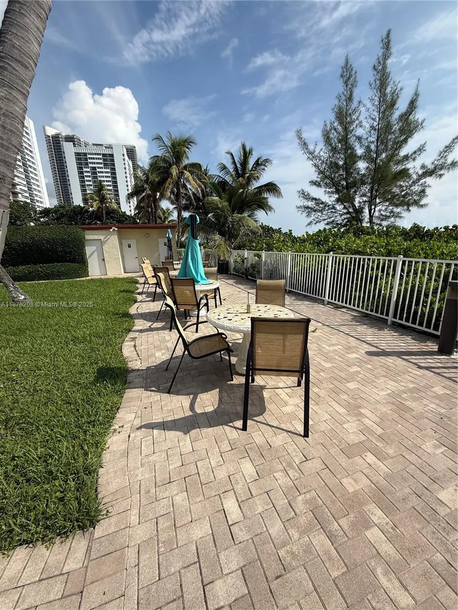 1936 S Ocean Dr, #4C