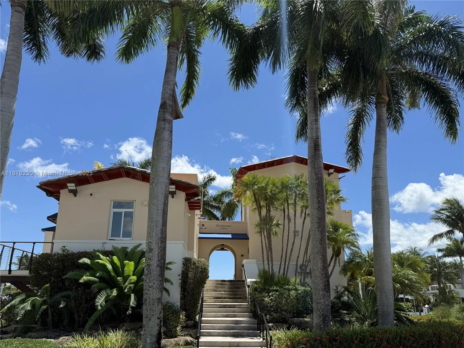 13660 Deering Bay
